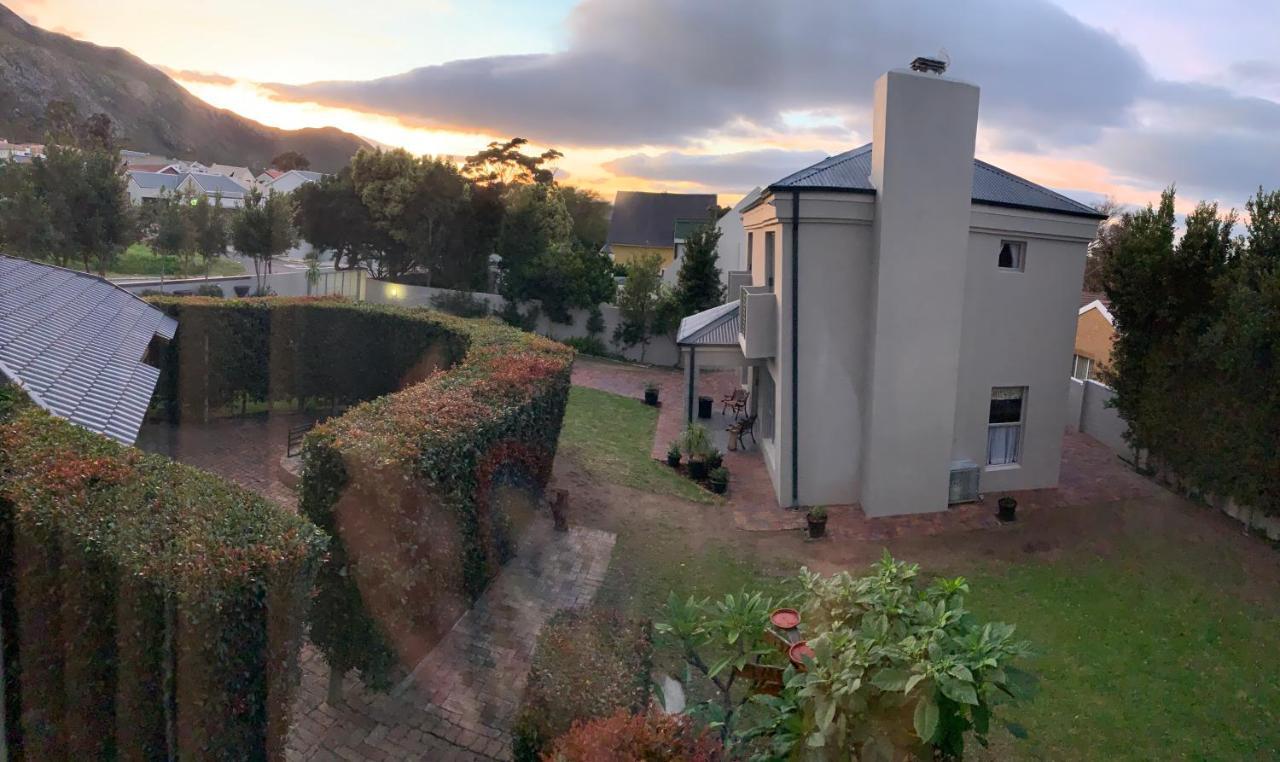 Bem Vindo Self Catering Guest House Hermanus Exteriör bild